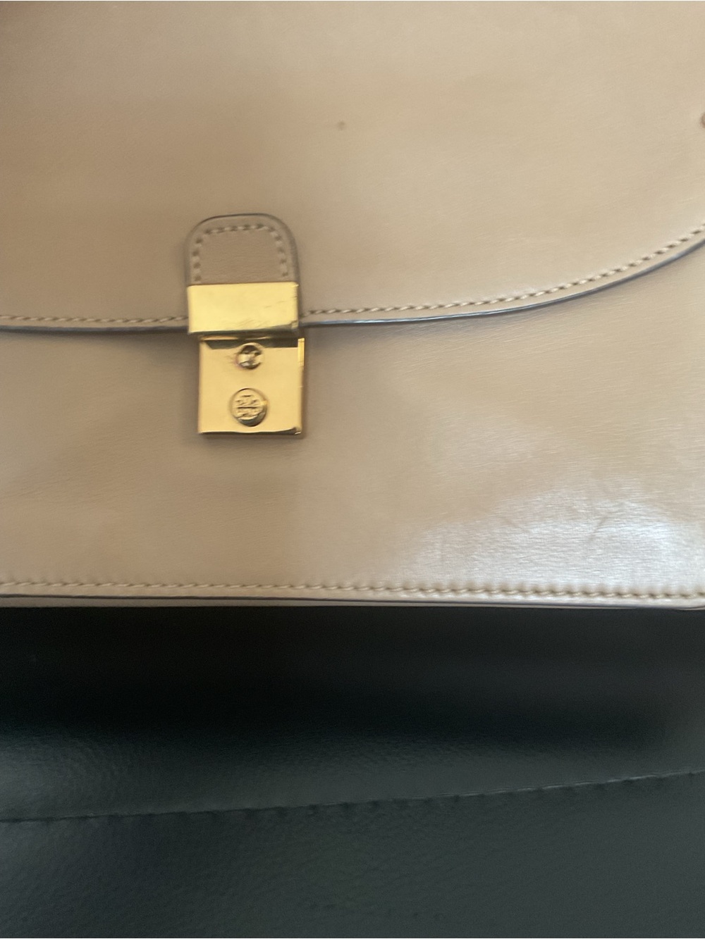 Low start Tory Burch Taupe Leather Shoulder Bag with Gold Chain Straps - Picture 4 of 8